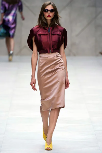 Look 15